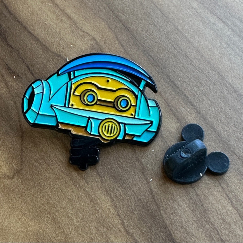 Star Wars D23 Disney exclusive pin Star Tours droid R-3X